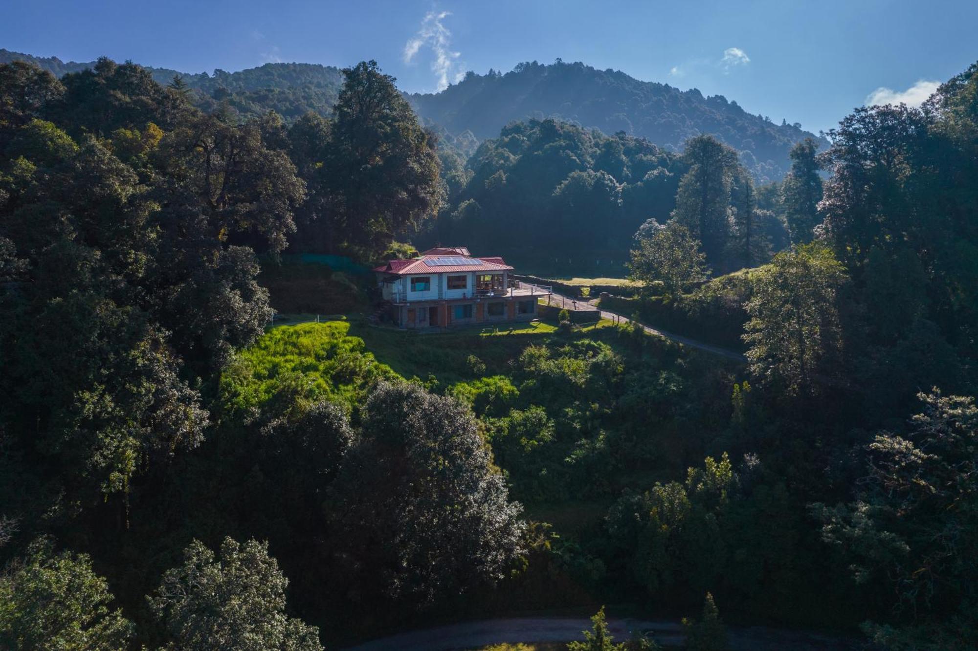 Simba Jungle Lodge, Binsar Wildlife Sanctuary Экстерьер фото